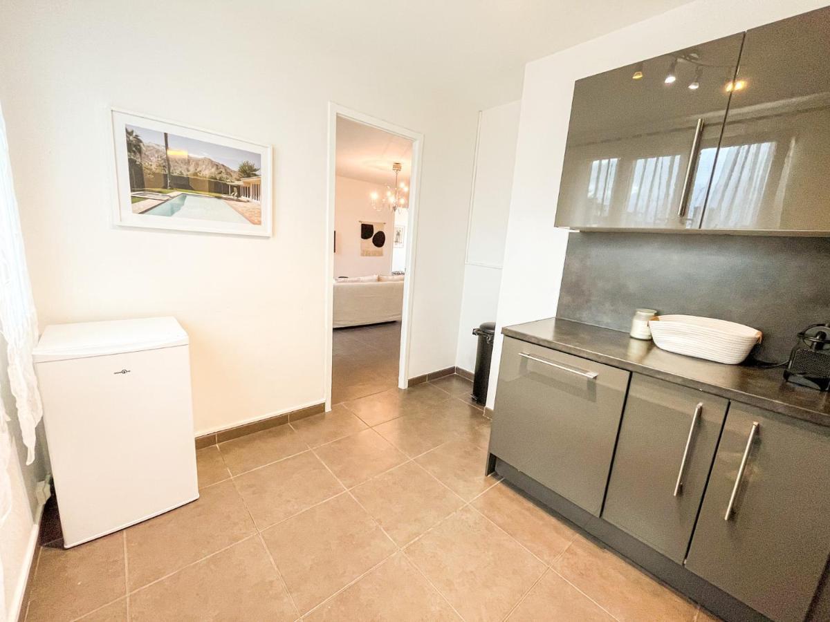 Suite Fanette Vénissieux Exteriör bild
